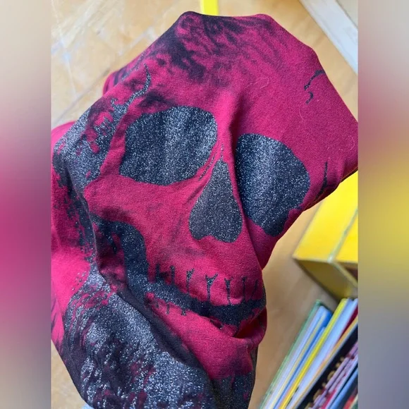 Hot Topic maroon/red and black tie-dyed, Graphic Tank Top sparkly skull - Picture 6 of 10